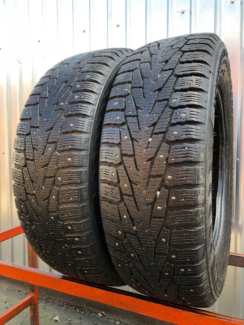 Пара б/у шин 225/65 R17 Nokian Hakkapeliitta 7 SUV
