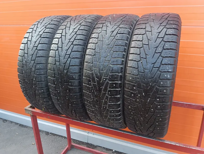 Комплект б/у шин 225/65 R17 Nokian Hakkapeliitta 7 SUV