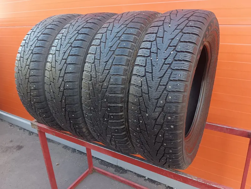 Комплект б/у шин 225/65 R17 Nokian Hakkapeliitta 7 SUV