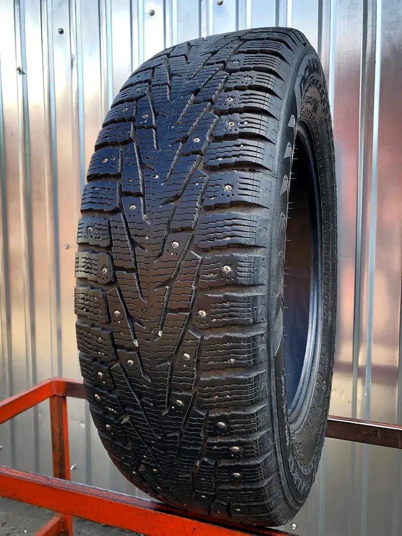 Б/у шина 225/65 R17 Nokian Hakkapeliitta 7 SUV