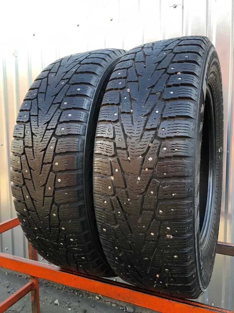 Пара б/у шин 225/65 R17 Nokian Hakkapeliitta 7 SUV