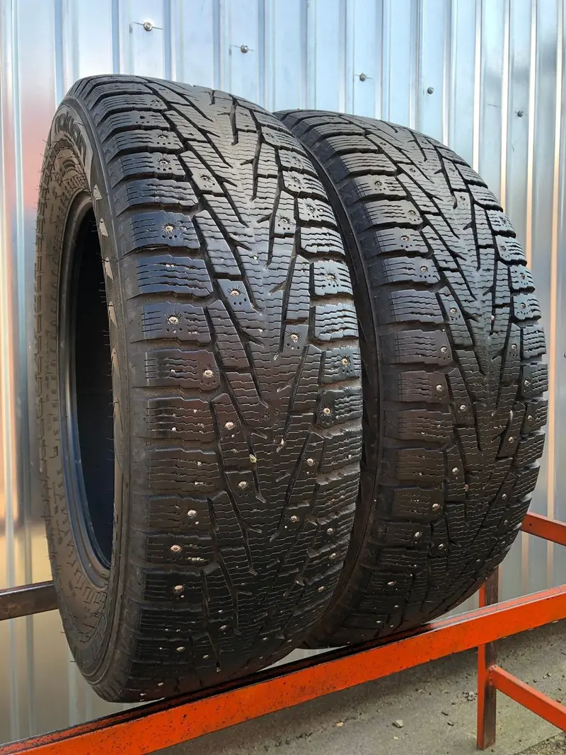 Пара б/у шин 225/65 R17 Nokian Hakkapeliitta 7 SUV