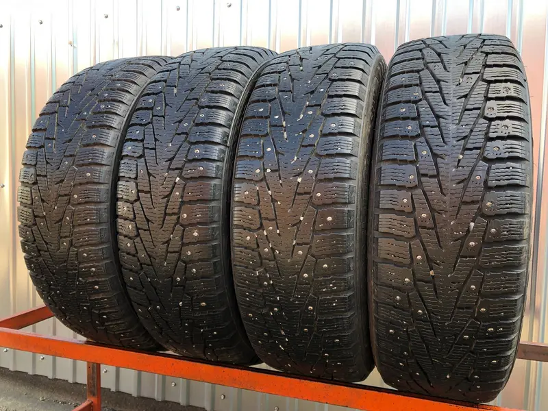 Комплект б/у шин 225/65 R17 Nokian Hakkapeliitta 7 SUV