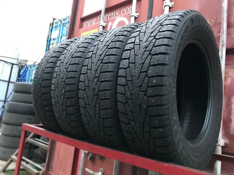 Комплект б/у шин 225/65 R17 Nokian Hakkapeliitta 7 SUV