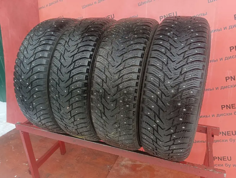 Комплект б/у шин 225/65 R17 Nokian Hakkapeliitta 8 SUV