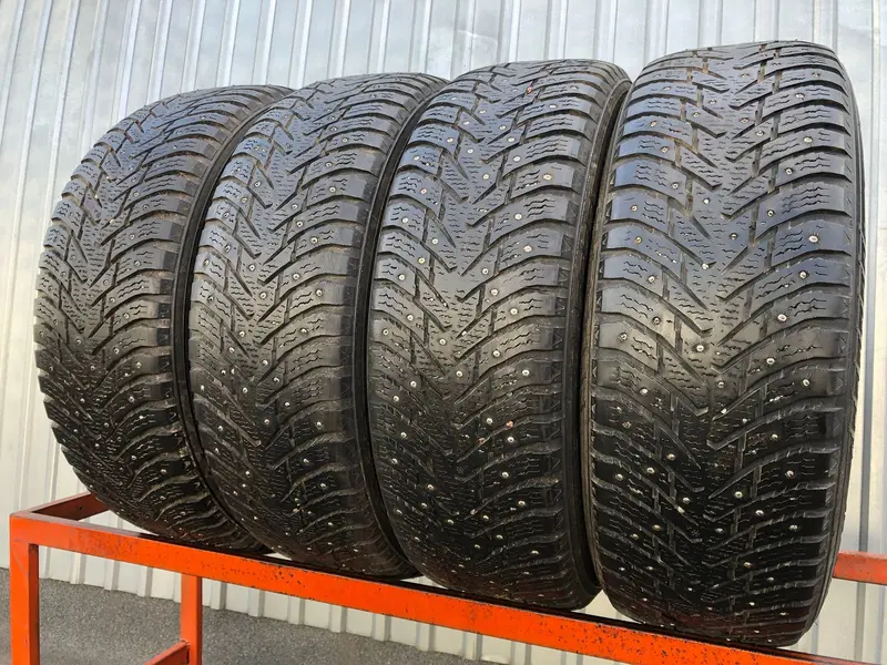 Комплект б/у шин 225/65 R17 Nokian Hakkapeliitta 8 SUV