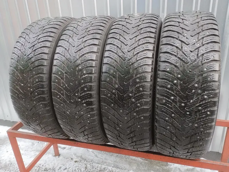 Комплект б/у шин 225/65 R17 Nokian Hakkapeliitta 8 SUV