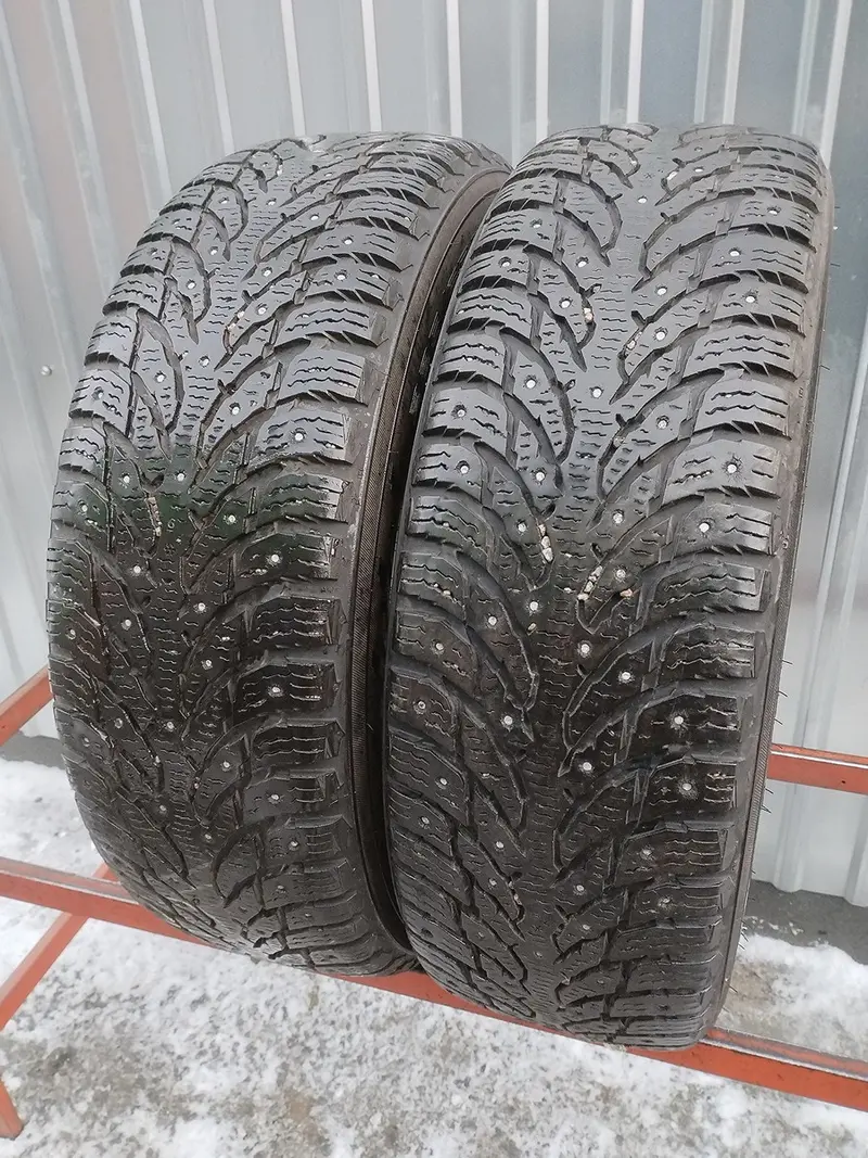 Пара б/у шин 225/65 R17 Nokian Hakkapeliitta 9 SUV