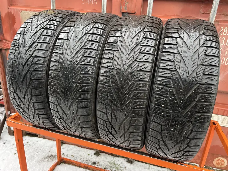 Комплект б/у шин 225/65 R17 Nokian Hakkapeliitta R2 SUV