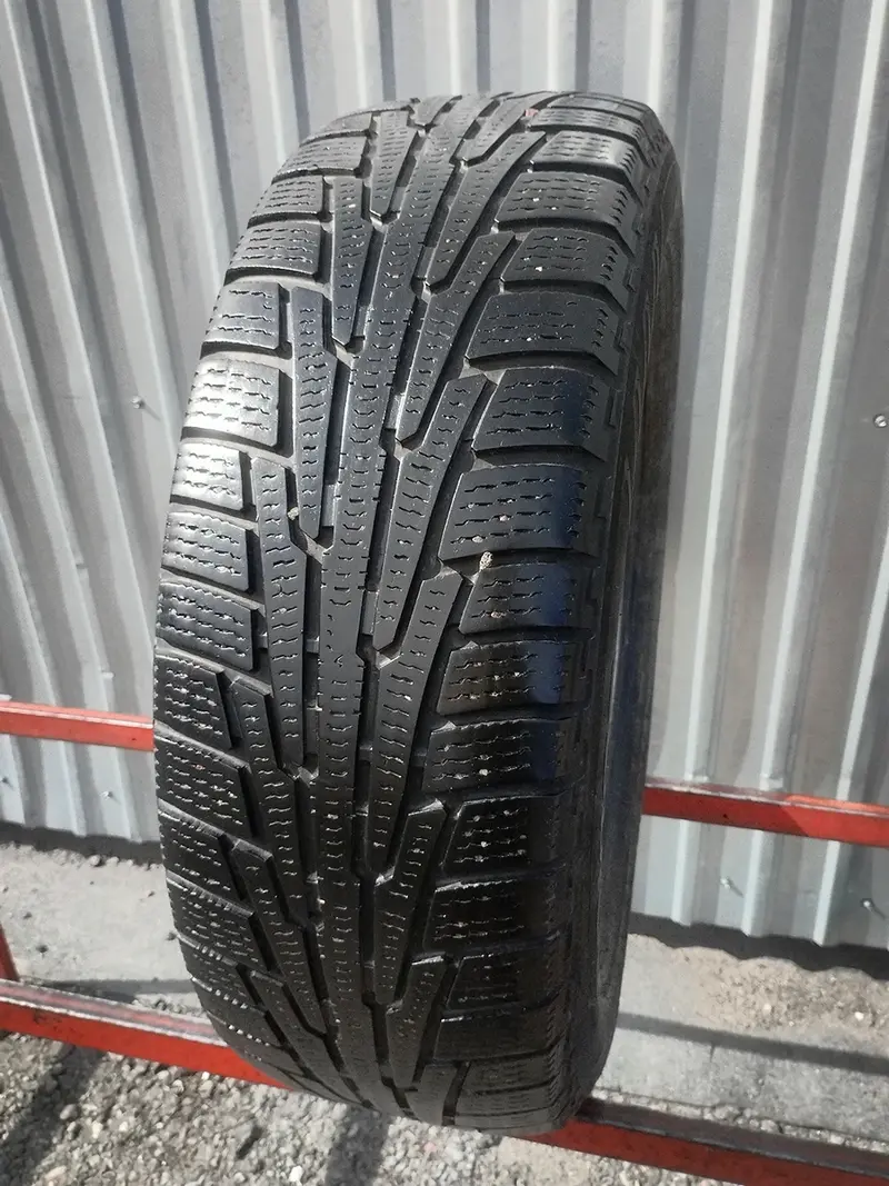 Б/у шина 225/65 R17 Nokian Hakkapeliitta R SUV
