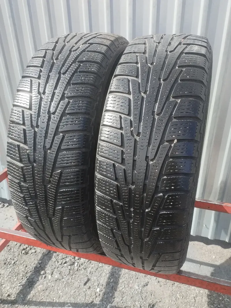 Пара б/у шин 225/65 R17 Nokian Hakkapeliitta R SUV