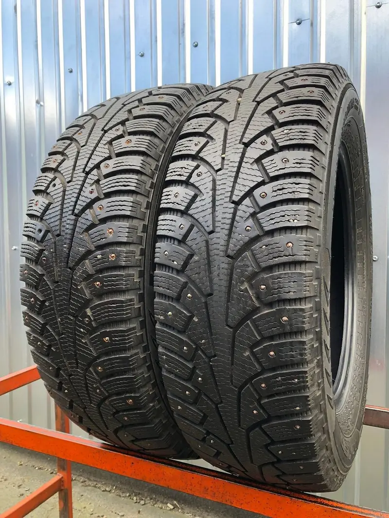 Пара б/у шин 225/65 R17 Nokian Hakkapeliitta SUV 5