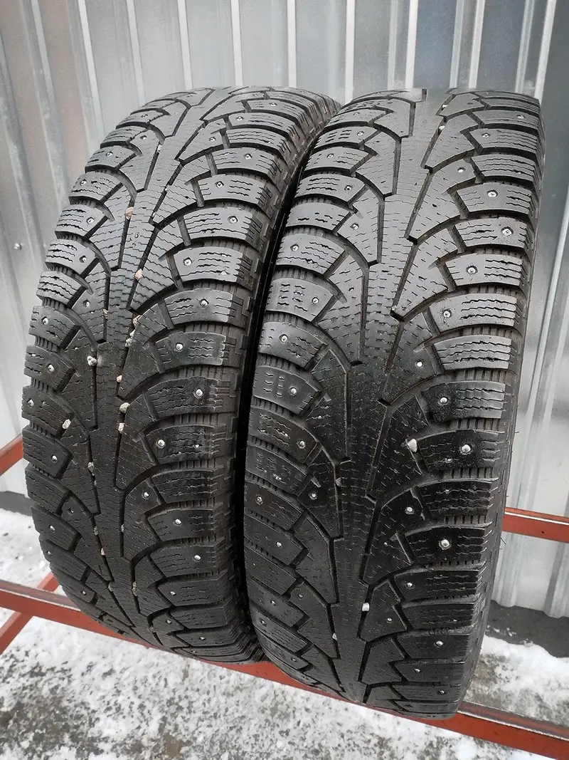 Пара б/у шин 225/65 R17 Nokian Hakkapeliitta SUV 5