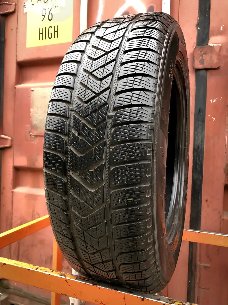 Б/у шина 225/65 R17 Pirelli Scorpion Winter, фото 1