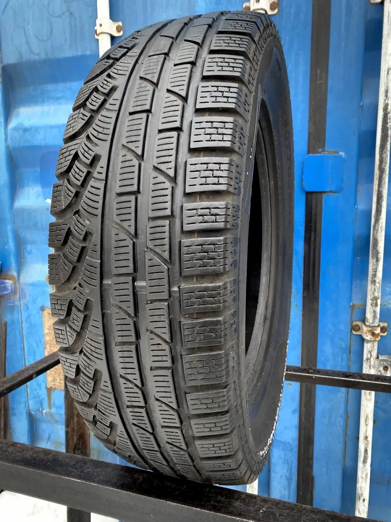 Б/у шина 225/65 R17 Pirelli Winter 210 Sottozero 2