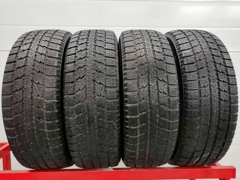 Комплект б/у шин 225/65 R17 Toyo Observe GSI-5