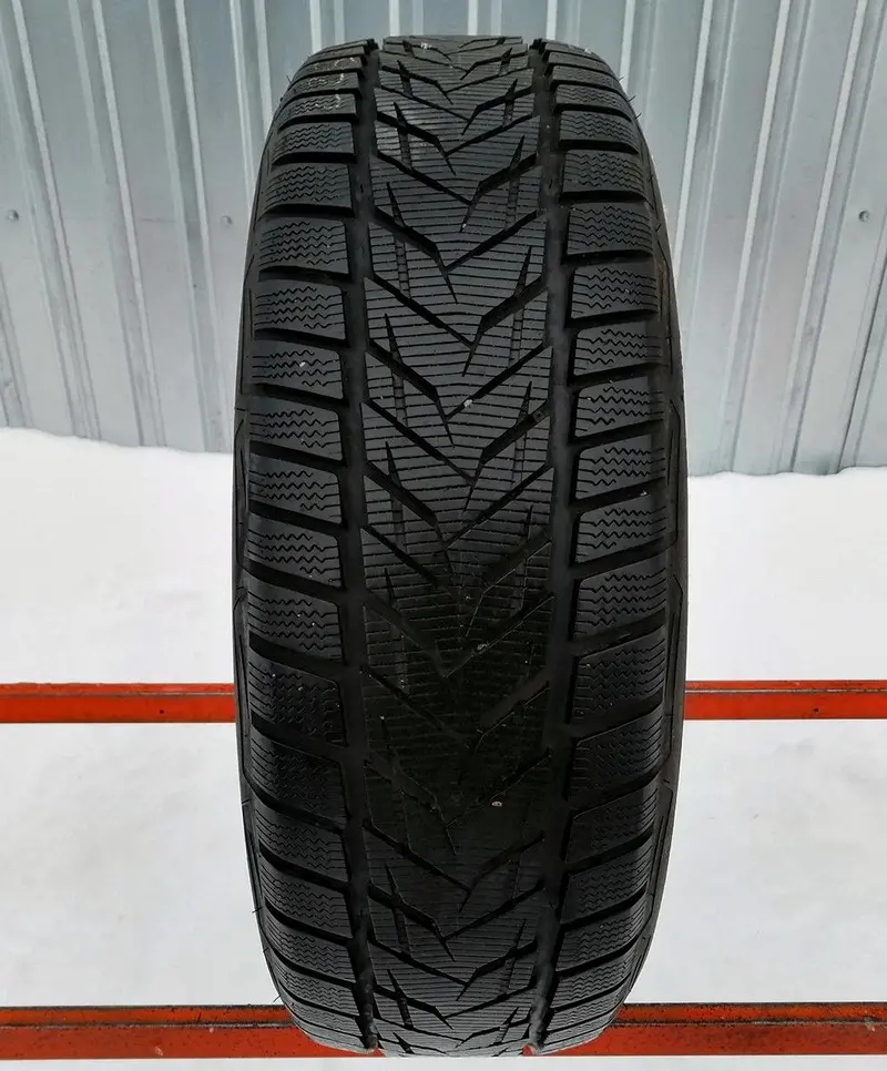 Б/у шина 225/65 R17 Vredestein Wintrac Xtreme S