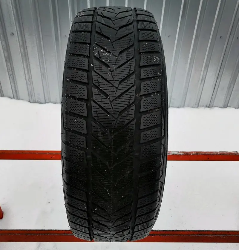 Б/у шина 225/65 R17 Vredestein Wintrac Xtreme S, фото 1