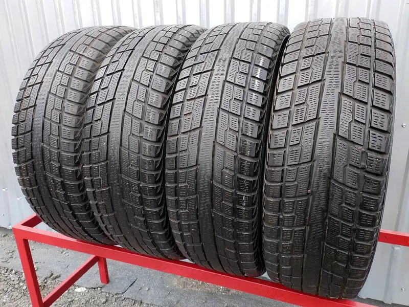 Комплект б/у шин 225/65 R17 Yokohama Geolandar I/T-S G073