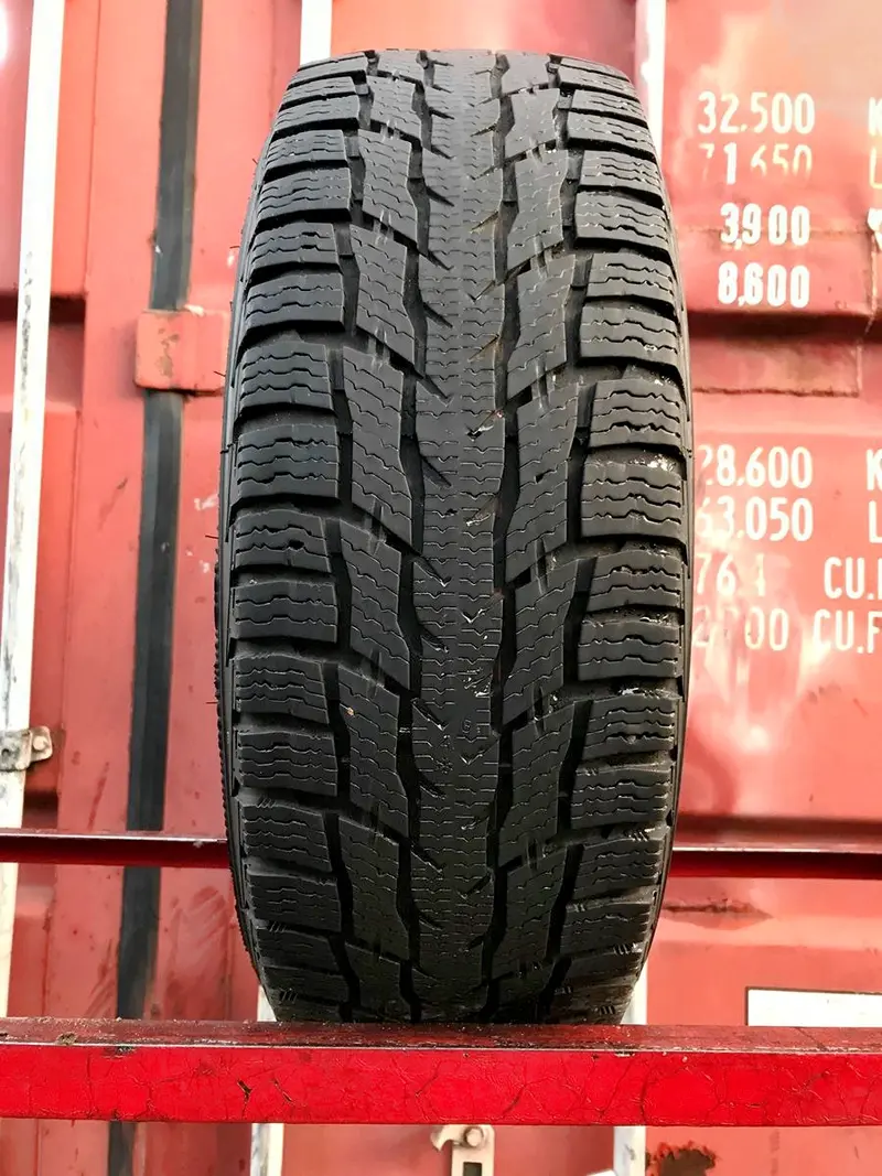 Б/у шина 225/70 R15C Nokian Hakkapeliitta CR3