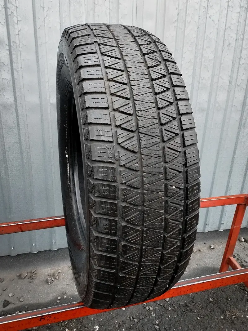 Б/у шина 225/70 R16 Bridgestone Blizzak DM-V3