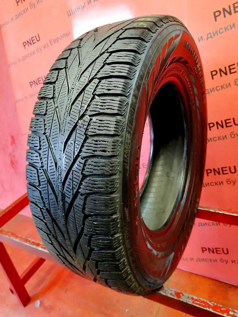 Б/у шина 225/70 R16 Nokian Hakkapeliitta R2 SUV