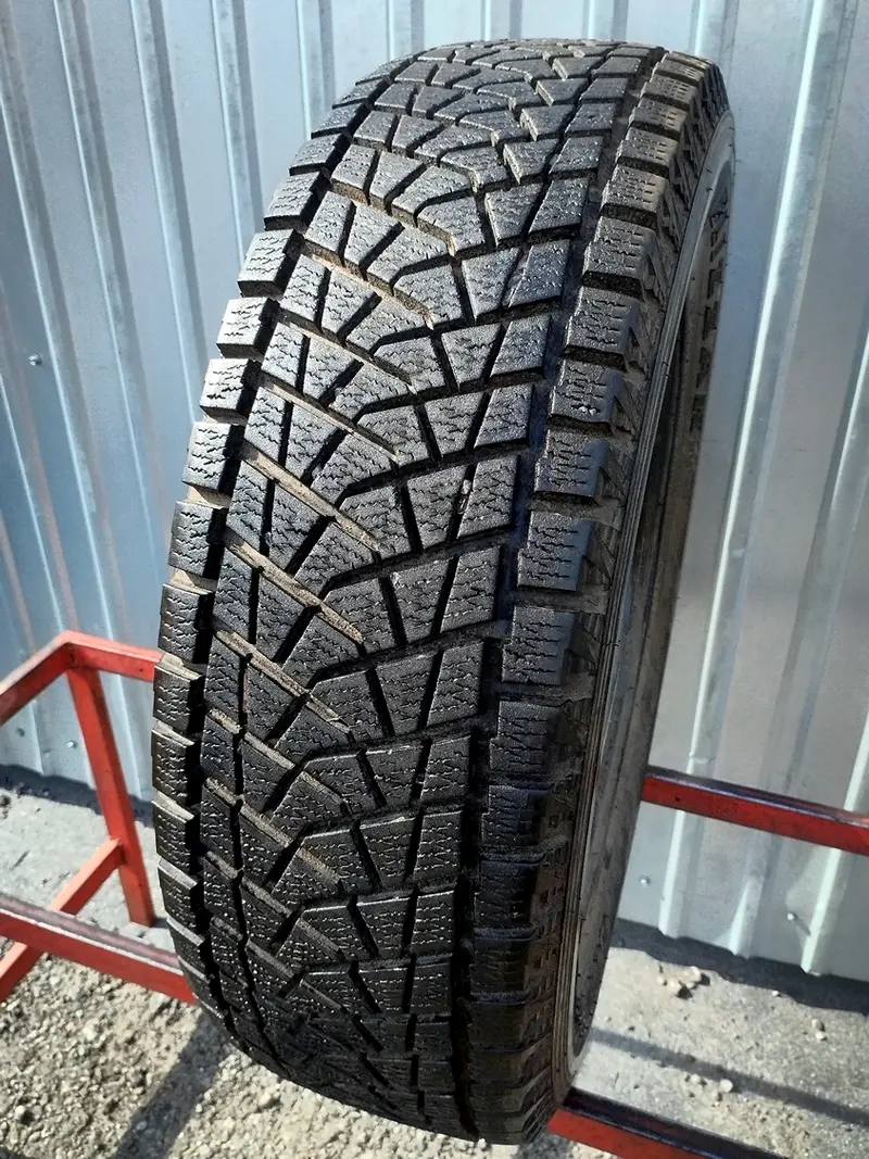Б/у шина 225/70 R17 Bridgestone Blizzak DM-Z3