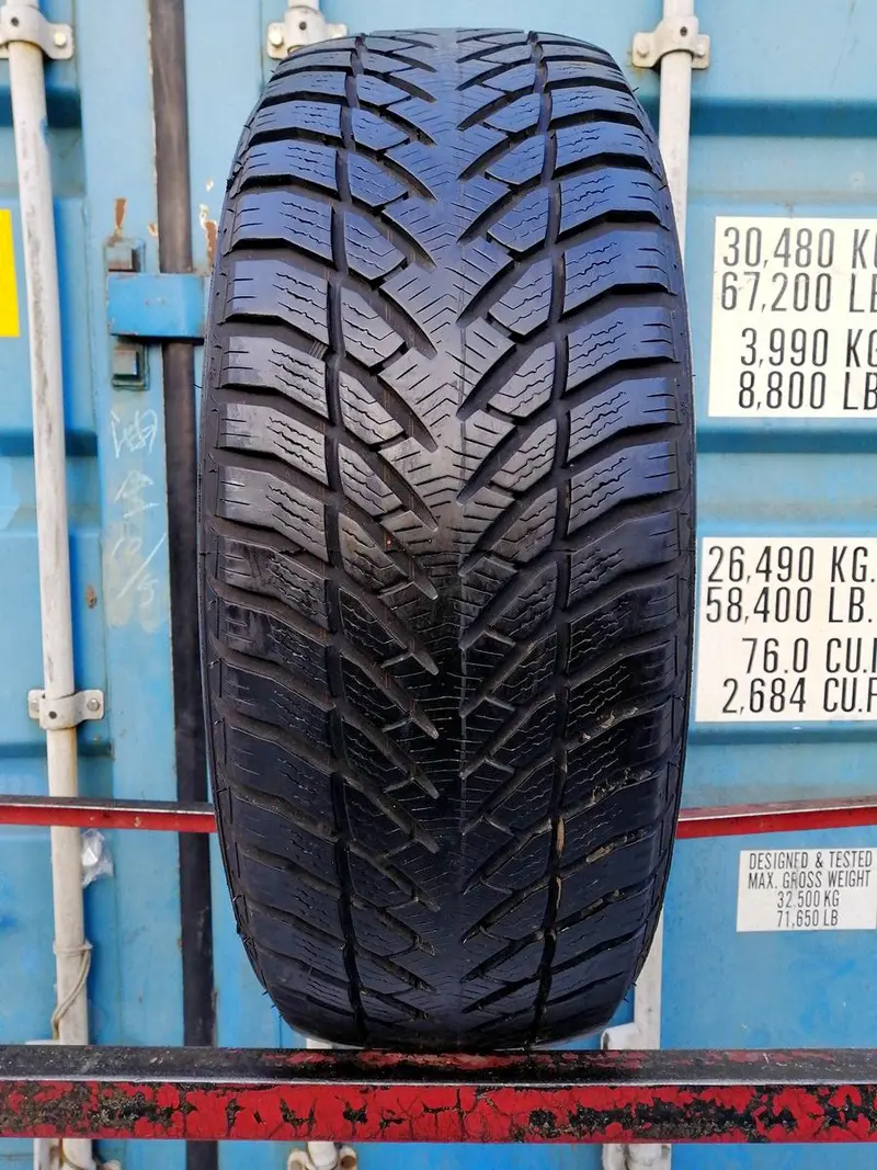 Б/у шина 225/75 R16 Goodyear Ultra Grip SUV+ 4x4