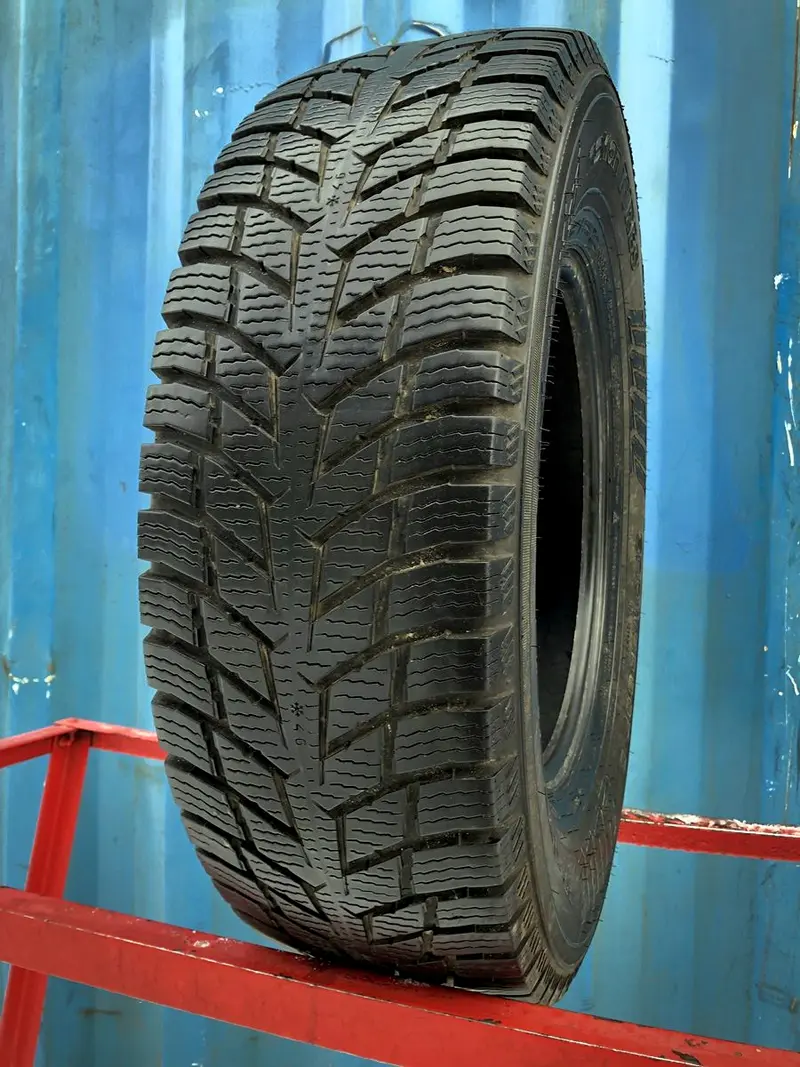 Б/у шина 225/75 R16C Nokian Snowproof C, фото 1