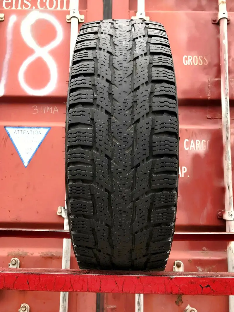 Б/у шина 225/75 R16C Nokian WR C3