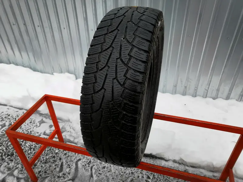 Б/у шина 225/75 R16C Nokian WR C Cargo