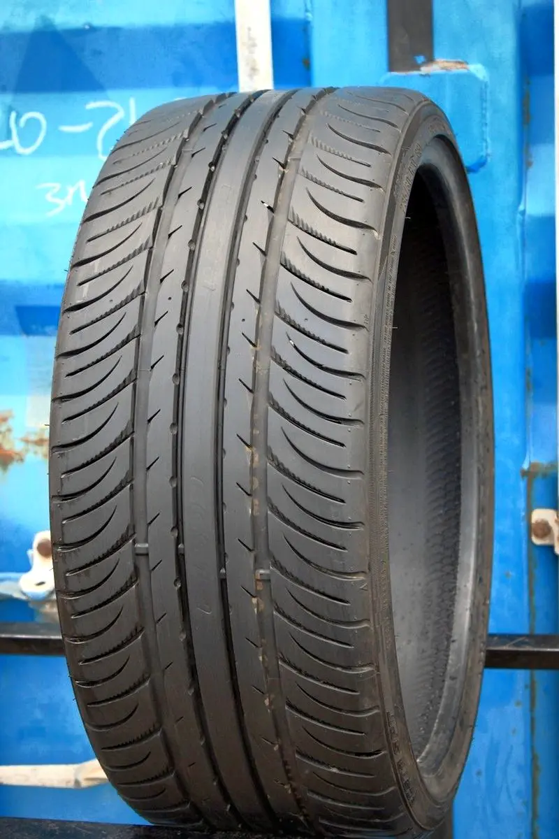 Б/у шина 235/30 R20 Kumho Ecsta SPT KU31