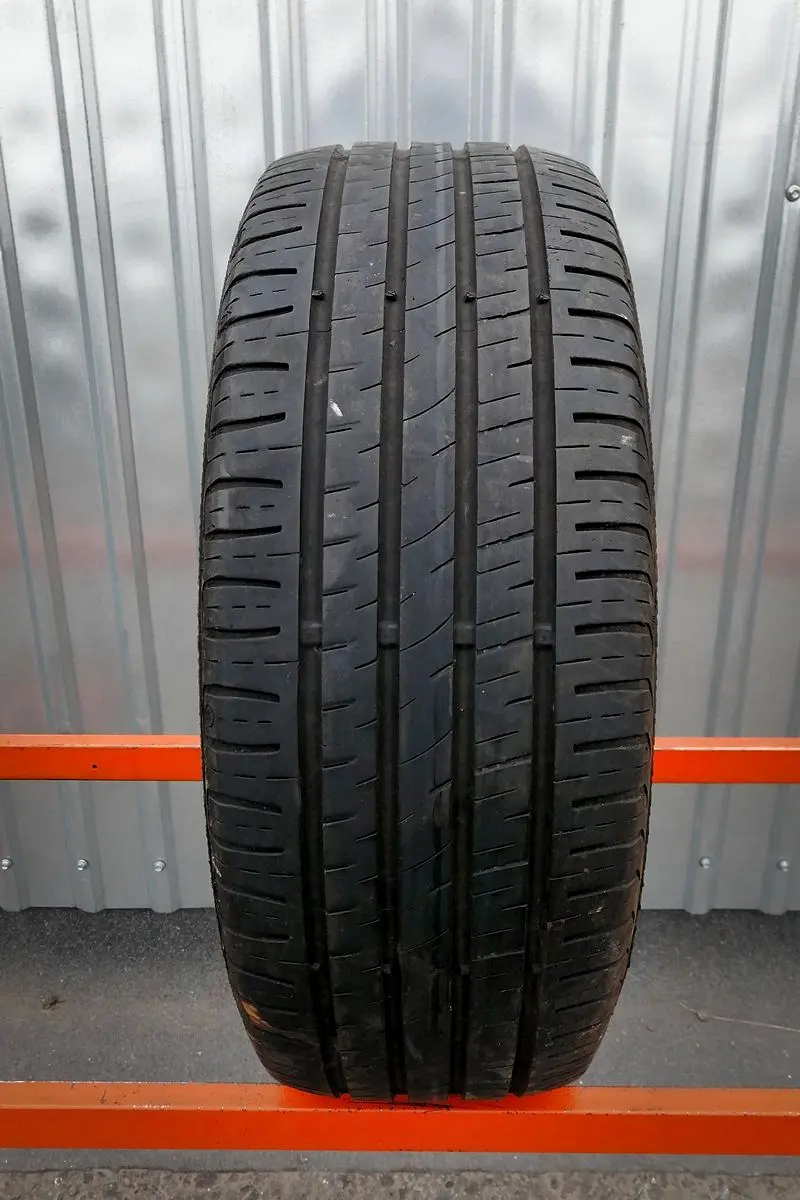 Б/у шина 235/35 R19 Barum Bravuris 3HM