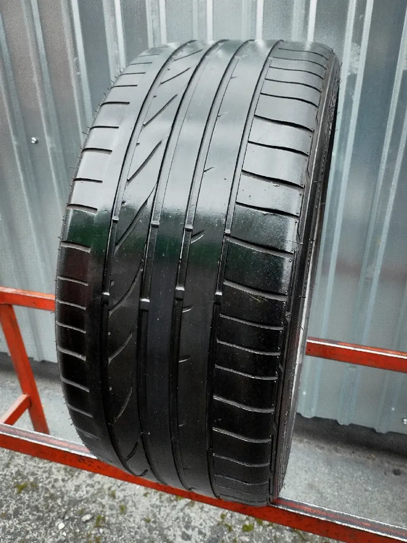 Б/у шина 235/35 R19 Bridgestone Potenza RE 050A