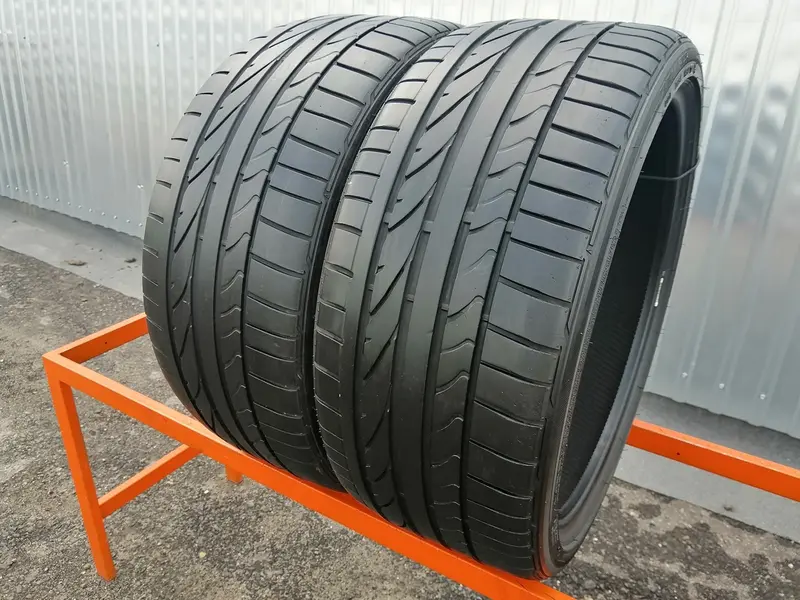 Пара б/у шин 235/35 R19 Bridgestone Potenza RE 050A