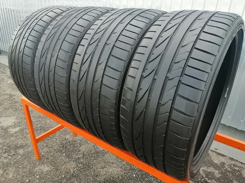Комплект б/у шин 235/35 R19 Bridgestone Potenza RE 050A