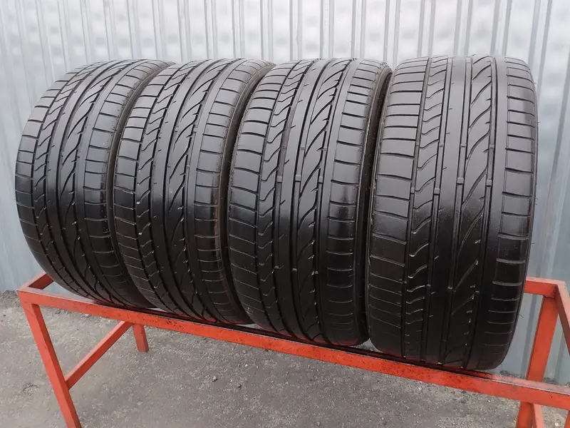 Комплект б/у шин 235/35 R19 Bridgestone Potenza RE 050A