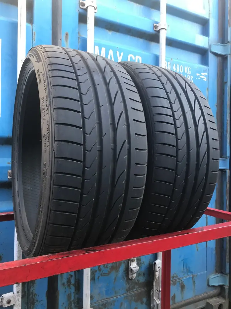 Пара б/у шин 235/35 R19 Bridgestone Potenza RE 050A