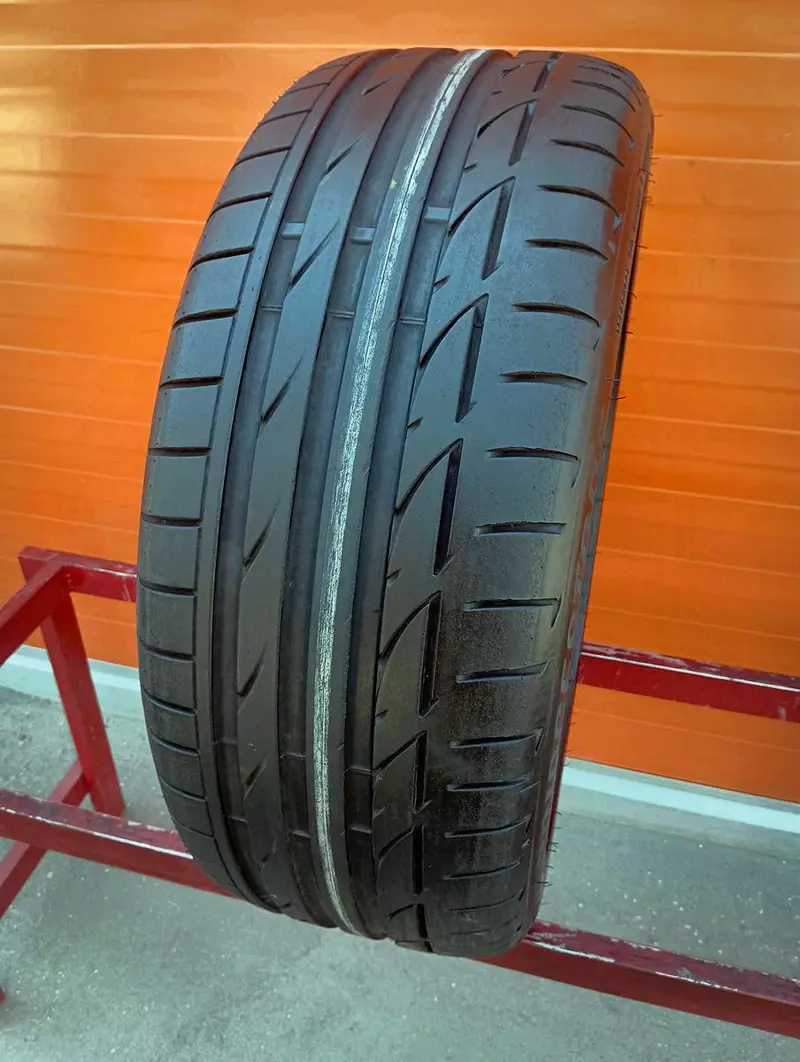 Б/у шина 235/35 R19 Bridgestone Potenza S001