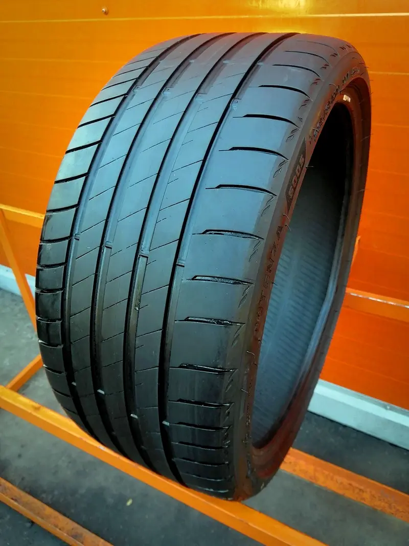 Б/у шина 235/35 R19 Bridgestone Potenza S005, фото 1