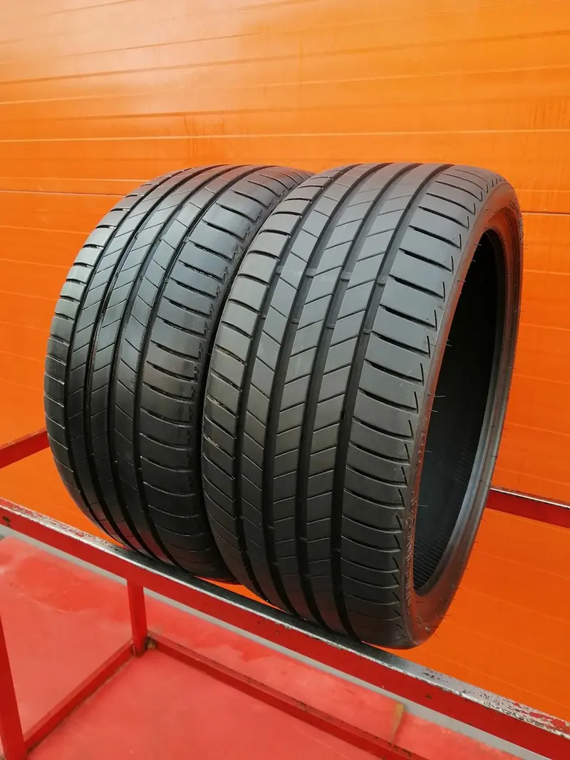 Пара б/у шин 235/35 R19 Bridgestone Turanza T005