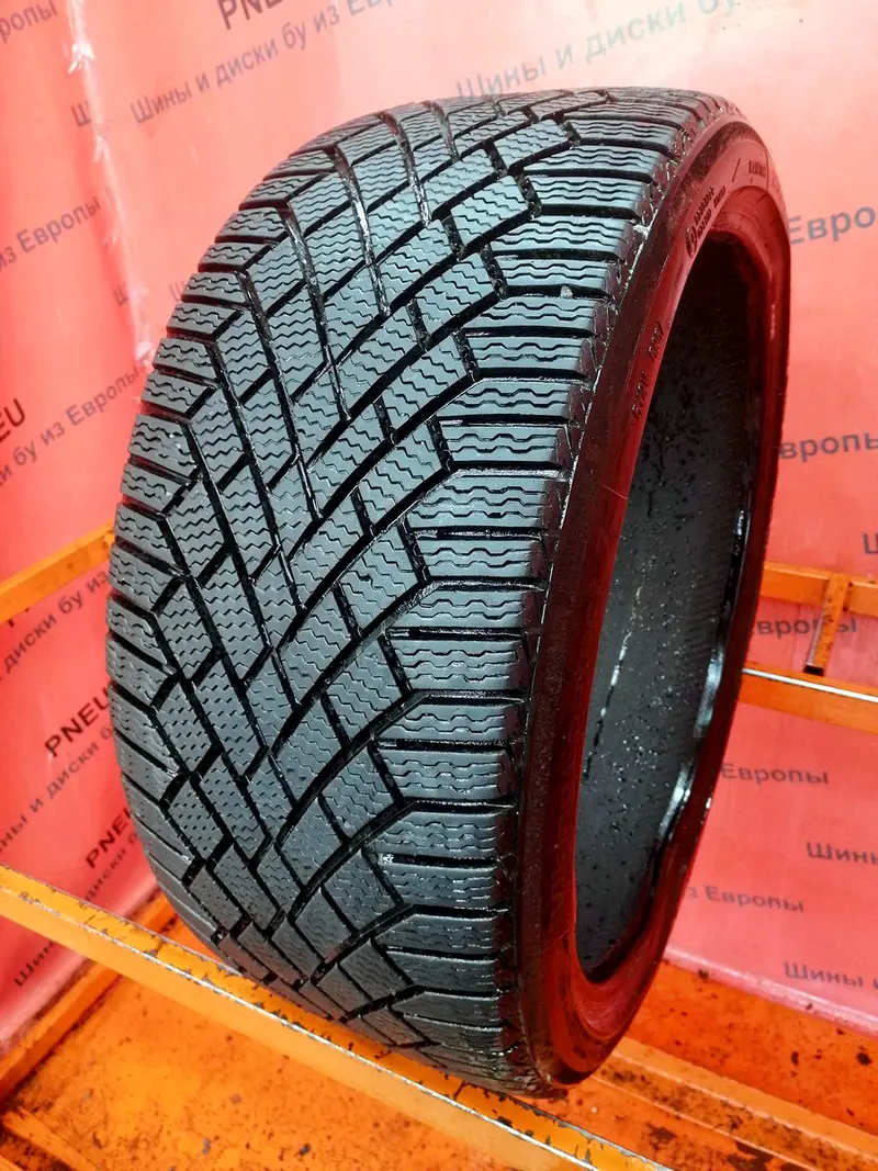 Б/у шина 235/35 R19 Continental ContiVikingContact 7