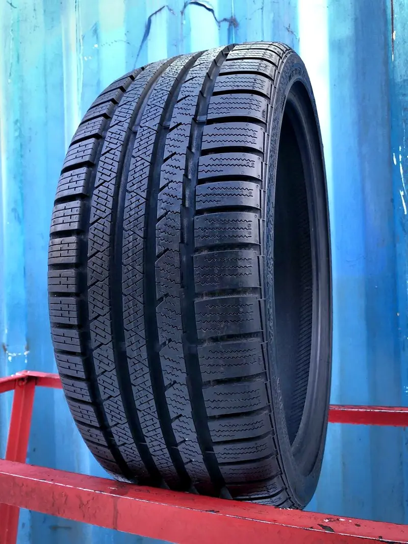 Б/у шина 235/35 R19 Continental ContiWinterContact TS 810 Sport, фото 1