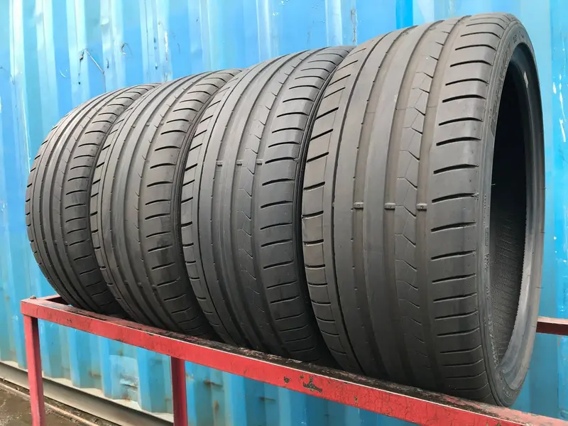 Комплект б/у шин 235/35 R19 Dunlop SP Sport Maxx GT