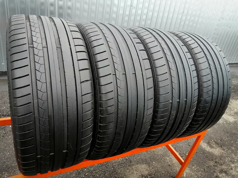 Комплект б/у шин 235/35 R19 Dunlop SP Sport Maxx GT