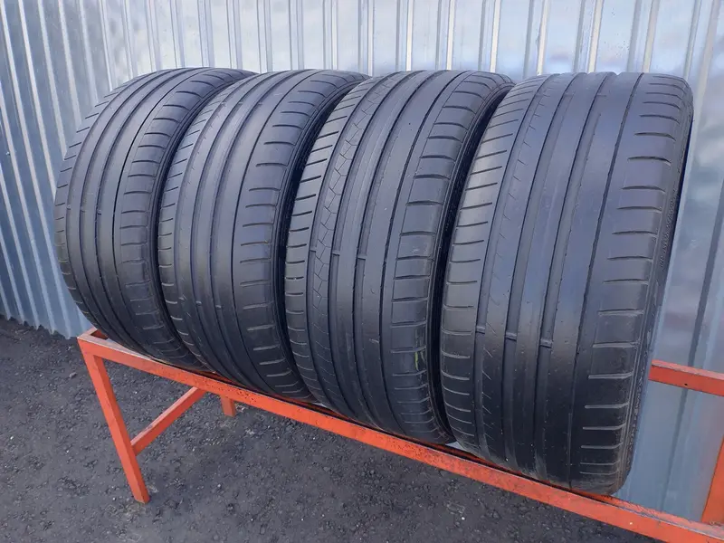 Комплект б/у шин 235/35 R19 Dunlop SP Sport Maxx GT