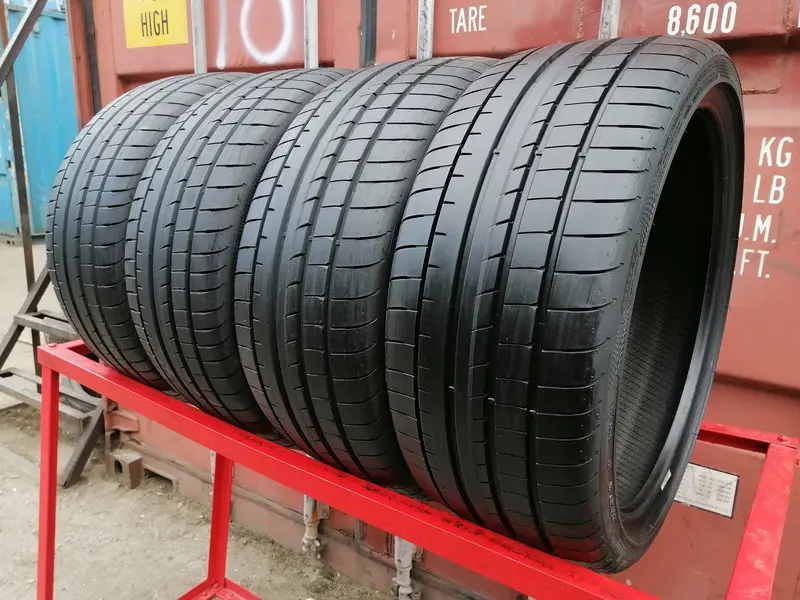 Комплект б/у шин 235/35 R19 Goodyear Eagle F1 SuperSport
