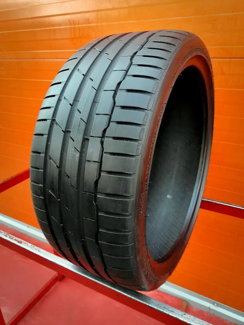Б/у шина 235/35 R19 Hankook Ventus S1 Evo3 K127A