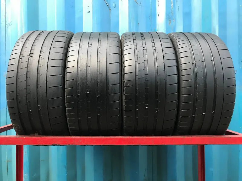 Комплект б/у шин 235/35 R19 Michelin Pilot Super Sport
