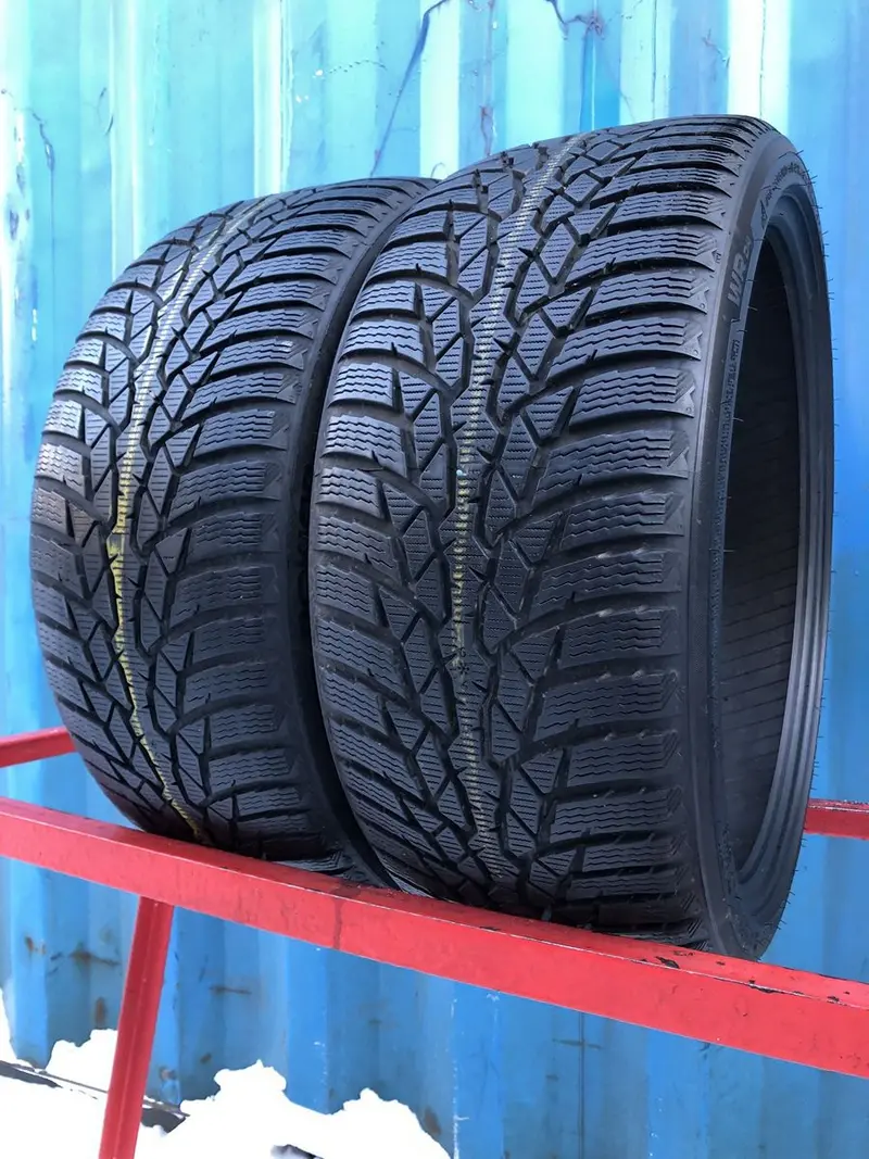 Пара б/у шин 235/35 R19 Nokian WR D4, фото 1